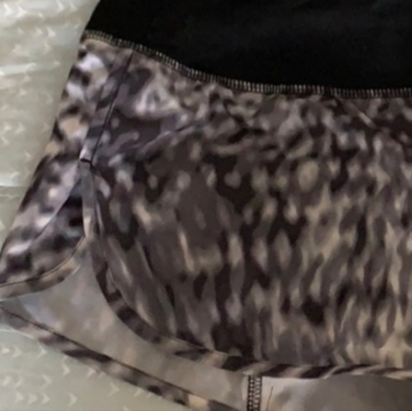 NIKE DRI FIT RUNNING SHORTS - Picture 6 of 6